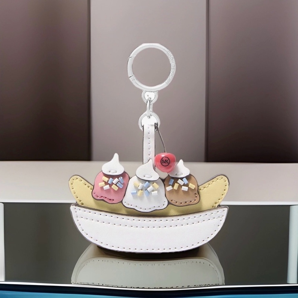 Michael Kors Giftables Banana Split Bag Charm Key Ring Chain Optic White